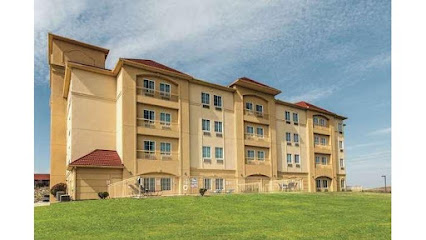 La Quinta Inn & Suites by Wyndham Fort Worth - Lake Worth